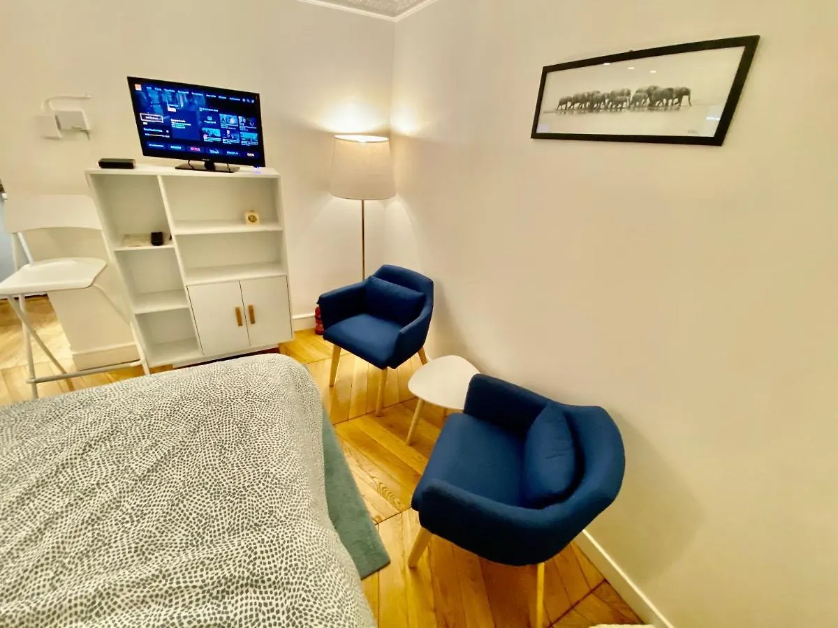 Montmartre, Studio Tres Bien Localise アパート *